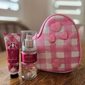 🛍BOGO 50% OFF💗👝 NWT‼️BBW Pink Gingham Heart Cosmetic Bag w/ Travel Essentials